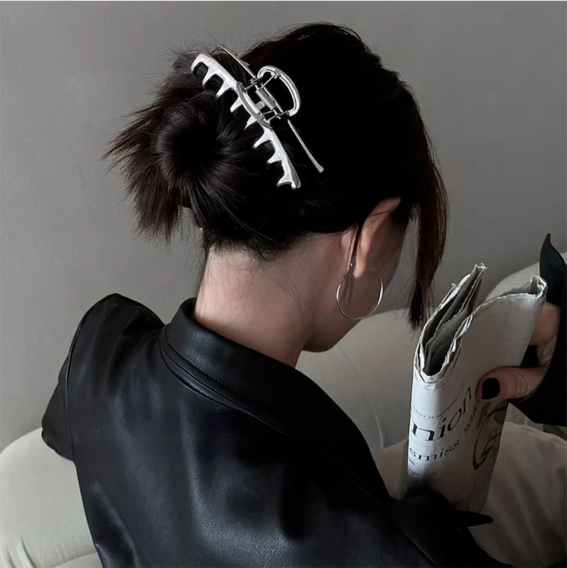 Korea Cool Metal Minimalist shark Hair Clips Claw Clips Female Shaped Back Head Pan Hair Large Claw Clips HairAccessories