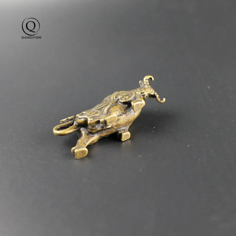 Pure Copper Solid Lucky Bull Keys Chains Pendants Brass Animal Wall Street Bullfighting Keychain Hanging Trinkets Car Key Rings