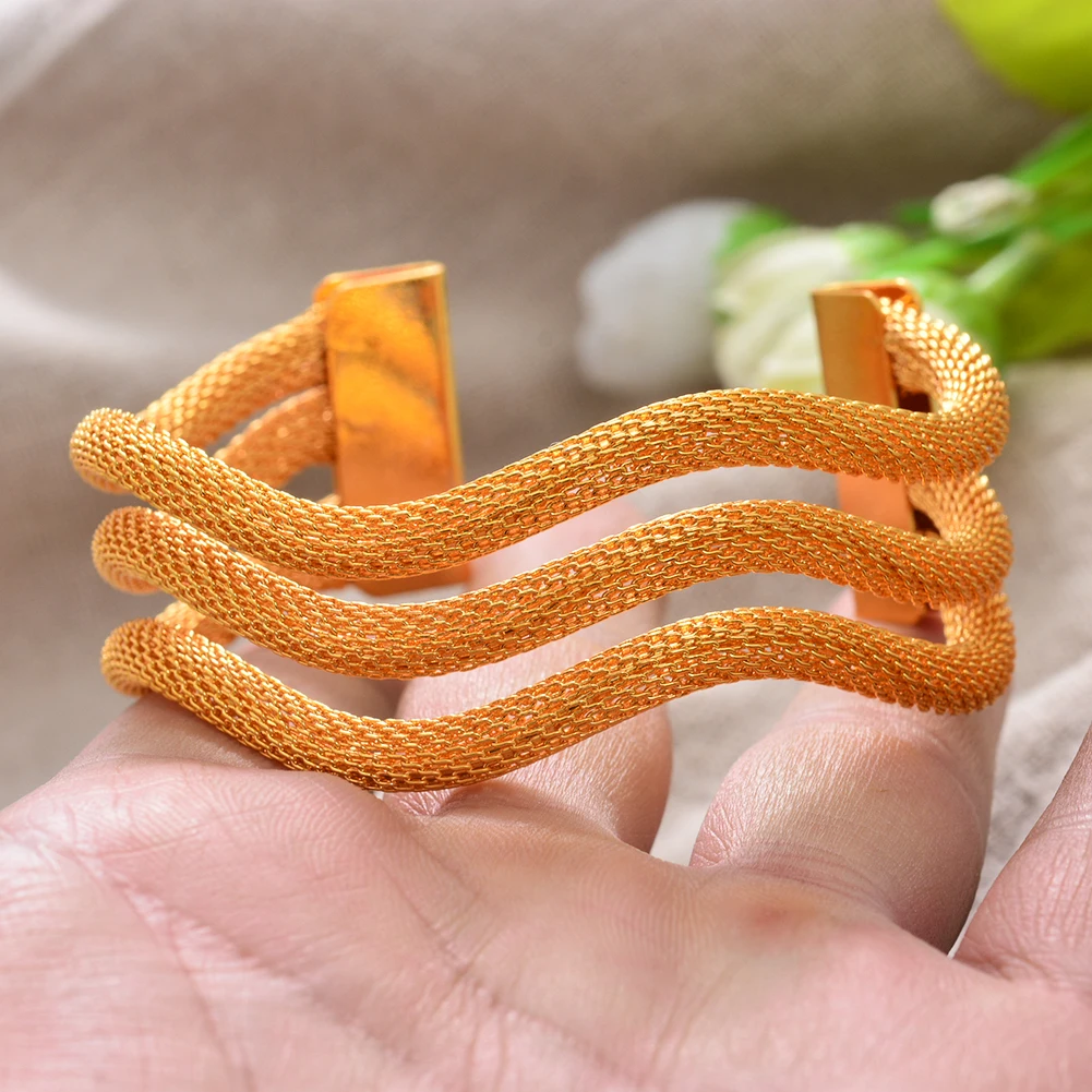 

Luxury 24K Cuff Top Quality Dubai Bangles Gold Color Bangles For Women Girls Wife Bride Bangles Bracelets Jewelry Gift