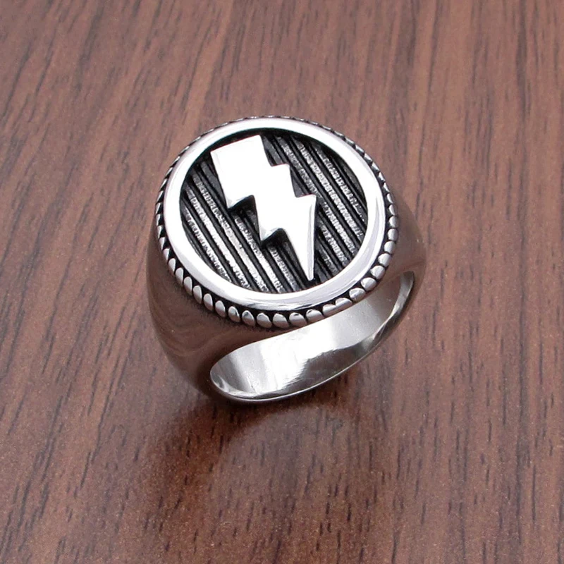 Punk  316L Stainless Steel Geometric Round Big Wide Men's Signet Vintage Lightning Pattern Ring Jewelry For Gift