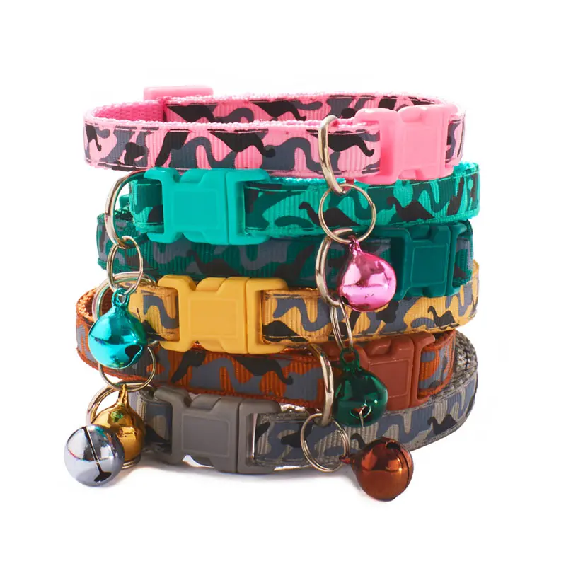 Collare per gatti mimetico con campana collana per cani Gatos Collier Chats Perro forniture per piccoli medi kitin Chihuahua rosa blu