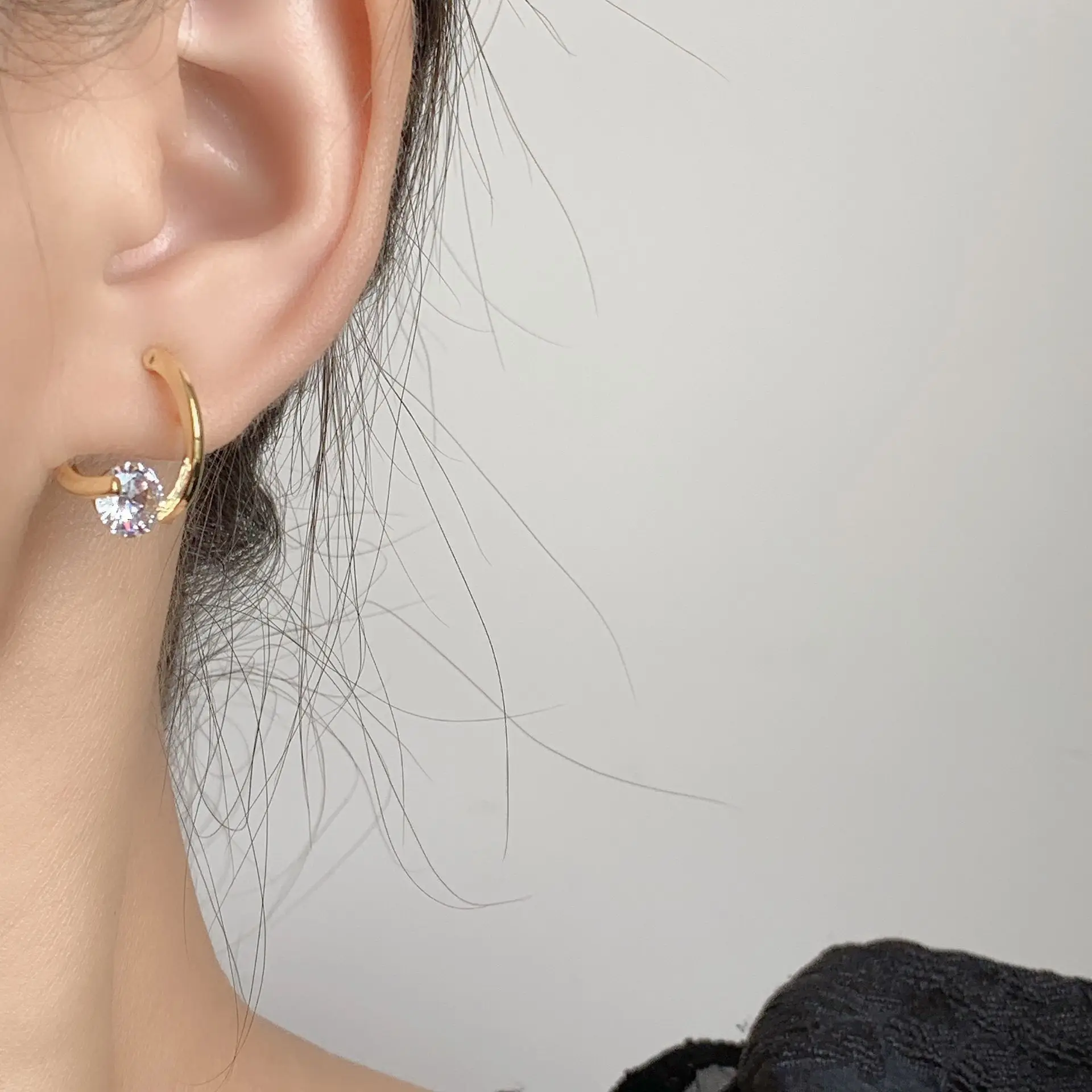 Simple Silicone Mosquito Coil Ear Clip Without Pierced Simple Zircon Earrings Cross Jewelry Female Gift Hot Sale