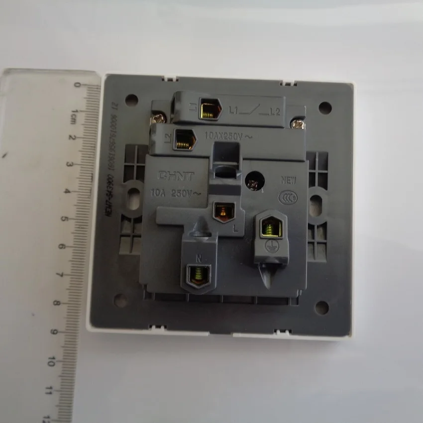 CHINT Socket Enkele Open Vijf Gat 10A 250V