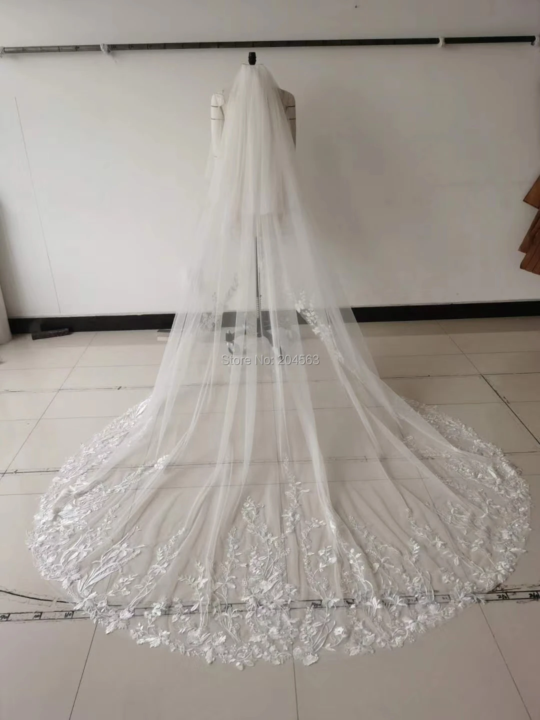 

One-Layer Stunning Lace Cathedral Style Wedding Veil Unique Long Bridal Veils Stunning Wedding Veil with Comb 2020