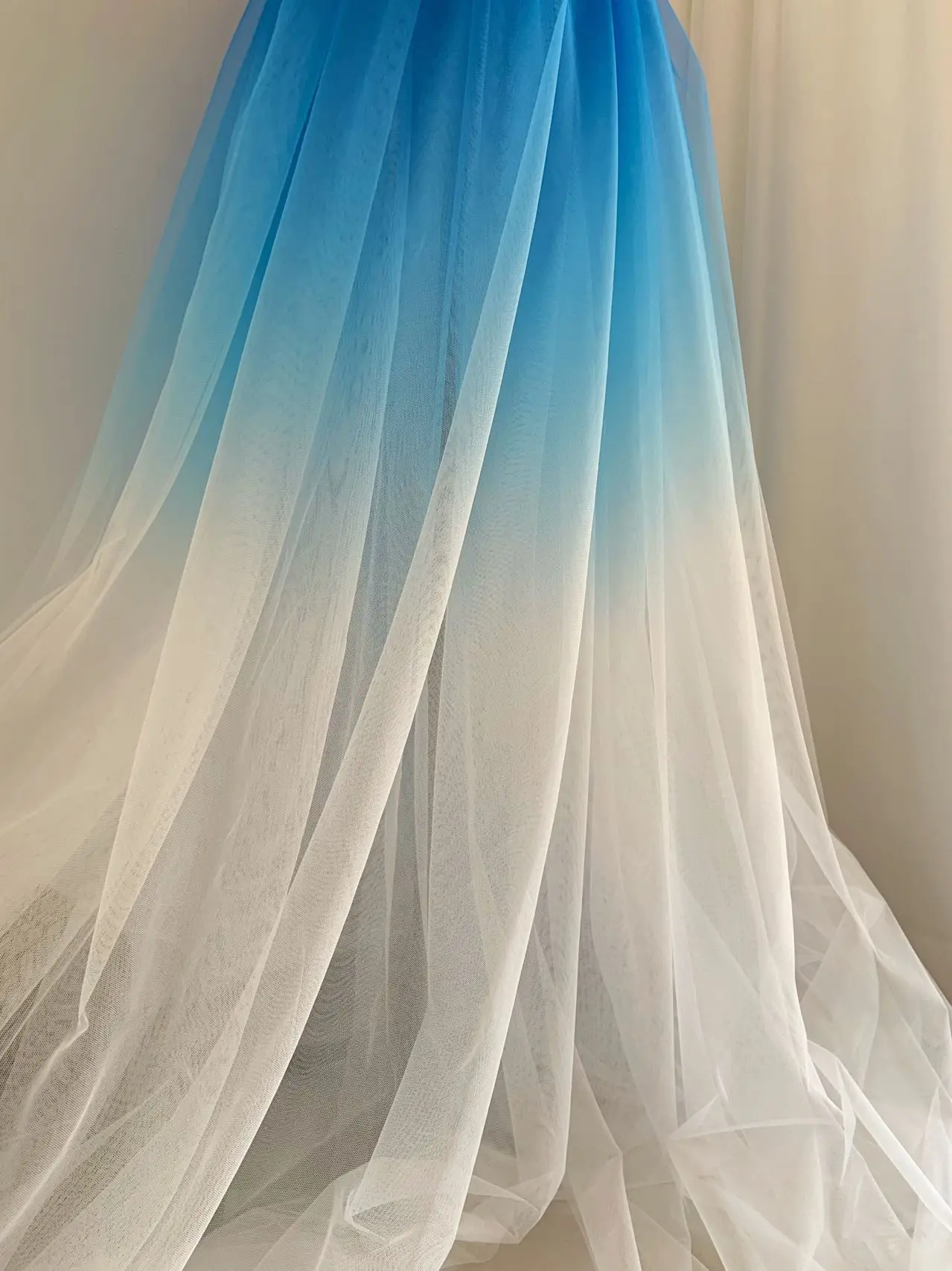 5 Yards Ombre Colors Tulle Lace Fabric White and Blue Gradient Netting Dip Dye Gauze for Haute Dress,Girls Skirt,Free Shipping