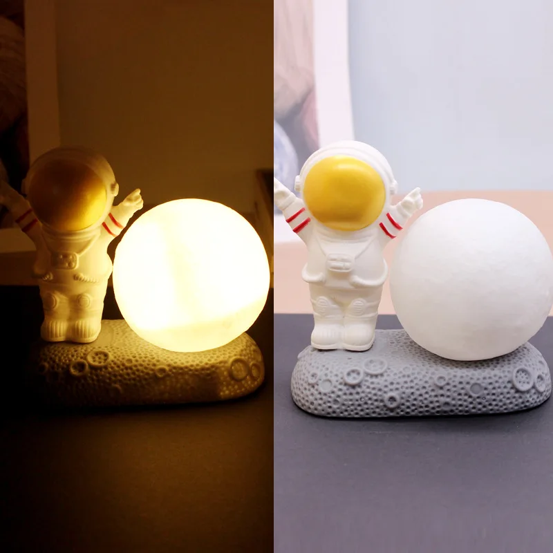 Astronaut Moon Light LED Creative Spaceman Night Light Nordic Style Bedroom Bedside Lamp Desktop Creative Decoration