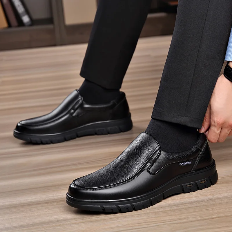 Chaussures décontractées en cuir véritable pour hommes, chaussures en peau de cercle pour hommes, grande taille, semelle épaisse, affaires, printemps, automne, homme d'âge moyen, père âgé