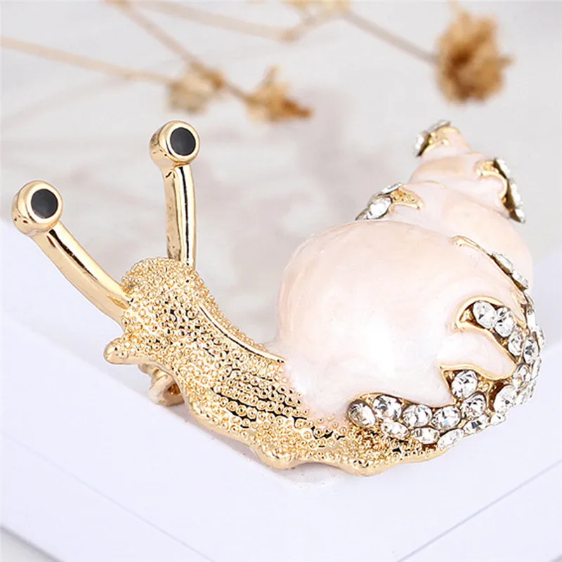 1pcs Rhinestone Snail Brooches For Women Cute Small Insect Brooch Pin Fashion Enamel Pin High Quality