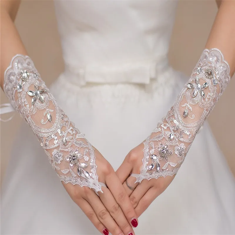 New Arrival White Fingerless Rhinestone Lace Sequins Short Bridal Gloves Wedding Accessories 2022