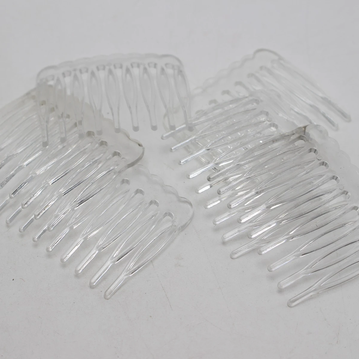50 Clear Plastic Smooth Hair Clips Side Combs Pin Magic Grip Hair Pins 46X38mm Free Shipping High quality in EU and US quality