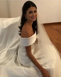 Customized Simple Stain Bridal Dress Off The Shoulder Wedding Bridal A-line Wedding Dresses Back Zipper With Button Custom size