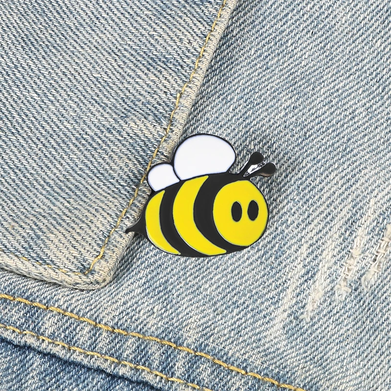 Cute Enamel Pin Women Cartoon Brooch Bee Denim Jackets Decoration Kids Yellow Brooches Lapel Badge on Backpack Jewelry Girl Gift