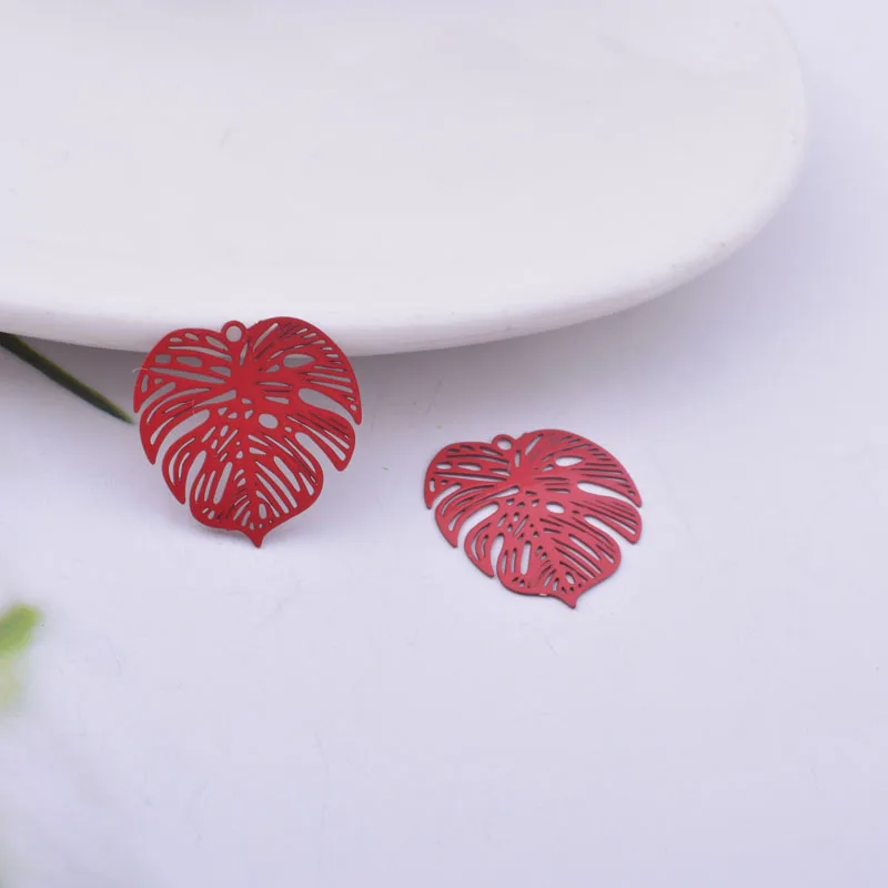 50 Stück AC11507 18mm lackierte Messing-Monstera-Blätter-Anhänger, tropische Blatt-Anhänger für Schmuck und Ohrringe – Detail 5