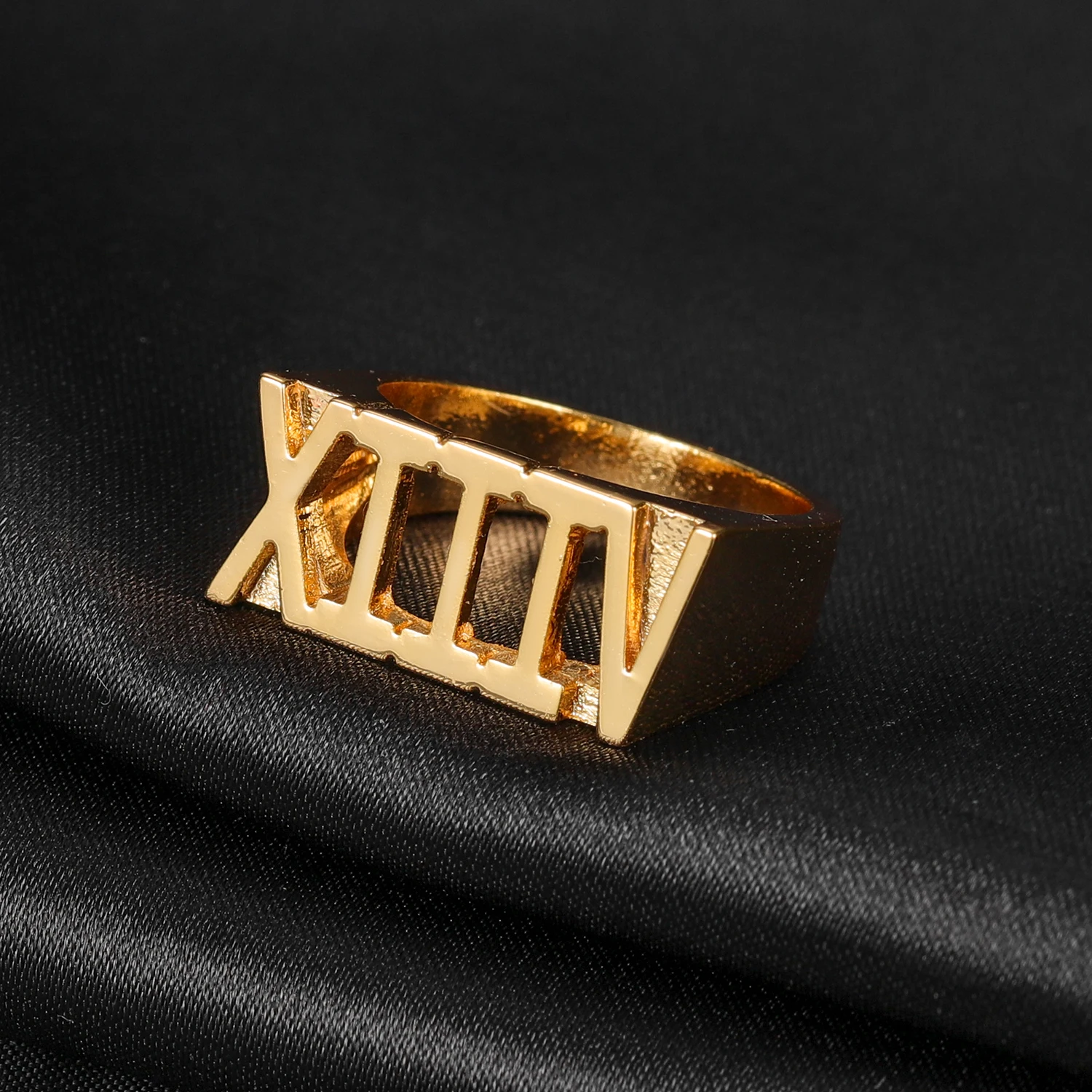 

2020 New Personality Hip Hop Ring Women Custom Name Ring Gold Fashion Punk Letter Stainless Steel Number Ring Gift Christmas