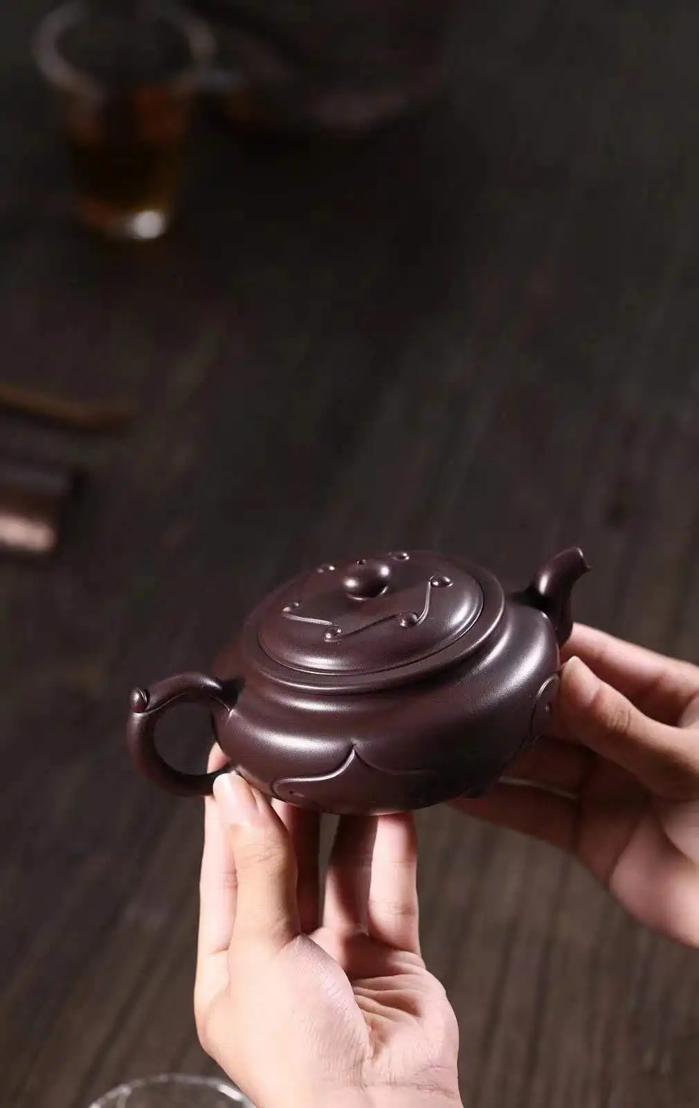 purple clay pot famous teacher Pei's pure manual raw material old purple clay carving three feet Ruyi home kungfu tea