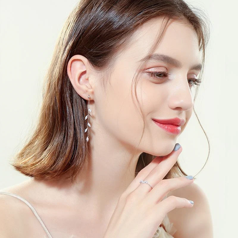 Hot New Silver Color Needle Willow Leaf Clip Earrings Fashion Jewelry Temperament Simple Long Tassel Earrings For Women Gift