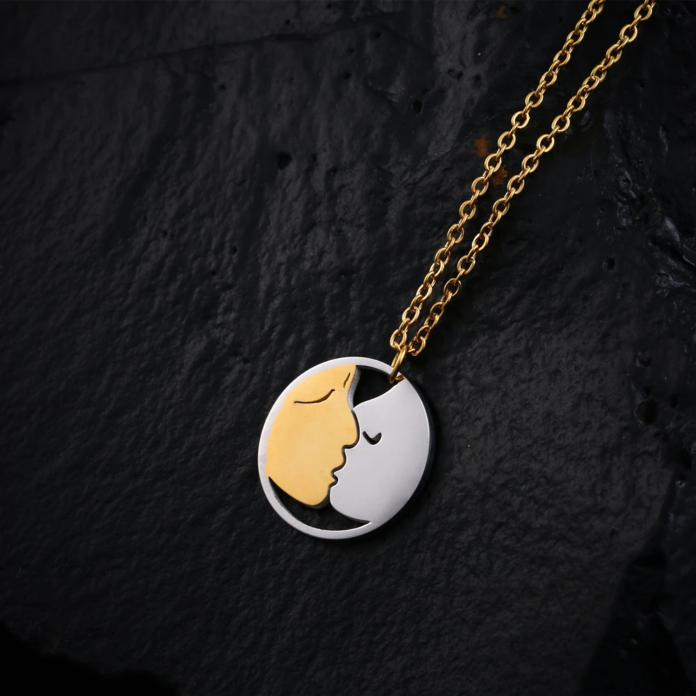 Exquisite Face Kiss Necklace Golden Round Hollow Art Sense Abstract Face Kiss Pendant Romantic Couple Jewelry
