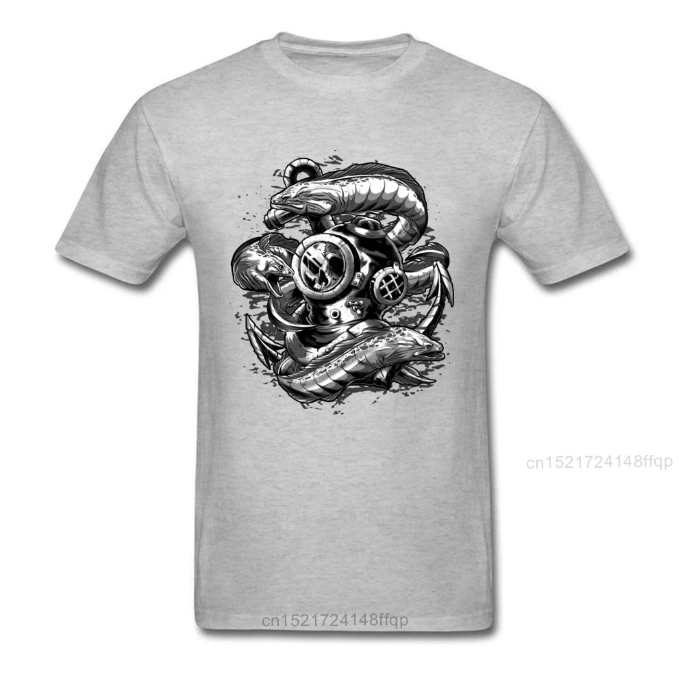 Retro Diver Helmet Print Men Black T-shirt Animal Fish Top Tee Cool Design Male Cotton T Shirt Sink The Bones