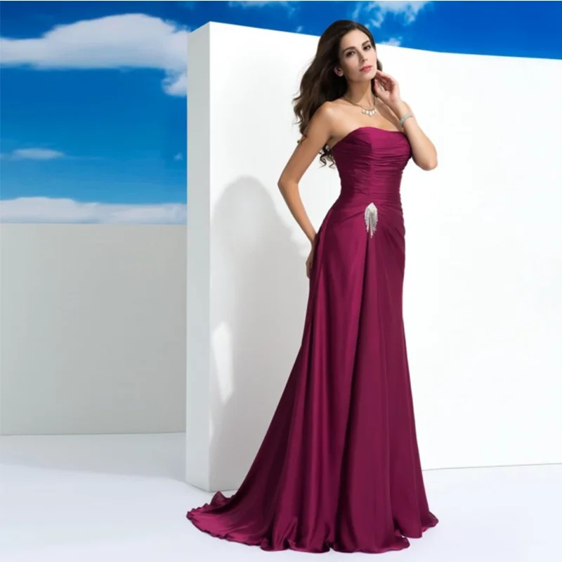 Mãe Dos Vestidos de Noiva Elegante de Cetim Fúcsia Strapless Formal Até O Chão Longo Sem Mangas robe de soirée femme فساتين السه