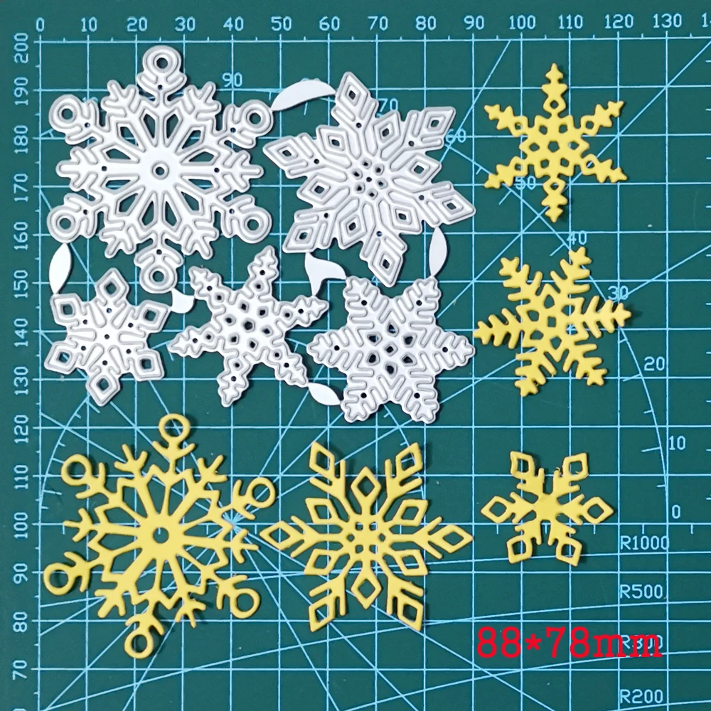 5 pcs/set Snowflake Cutting Dies Christmas Metal Cutting Dies Stencils Die Cut for DIY Scrapbooking Album Paper Card Embossing