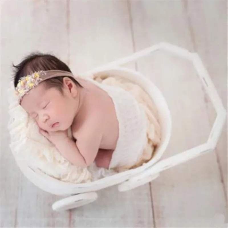 Newborn Photography Props Accessories Wooden Four-Wheeled Trolley Studio Shoots Photo Props Wood Posing Bed Toddler Baby Props