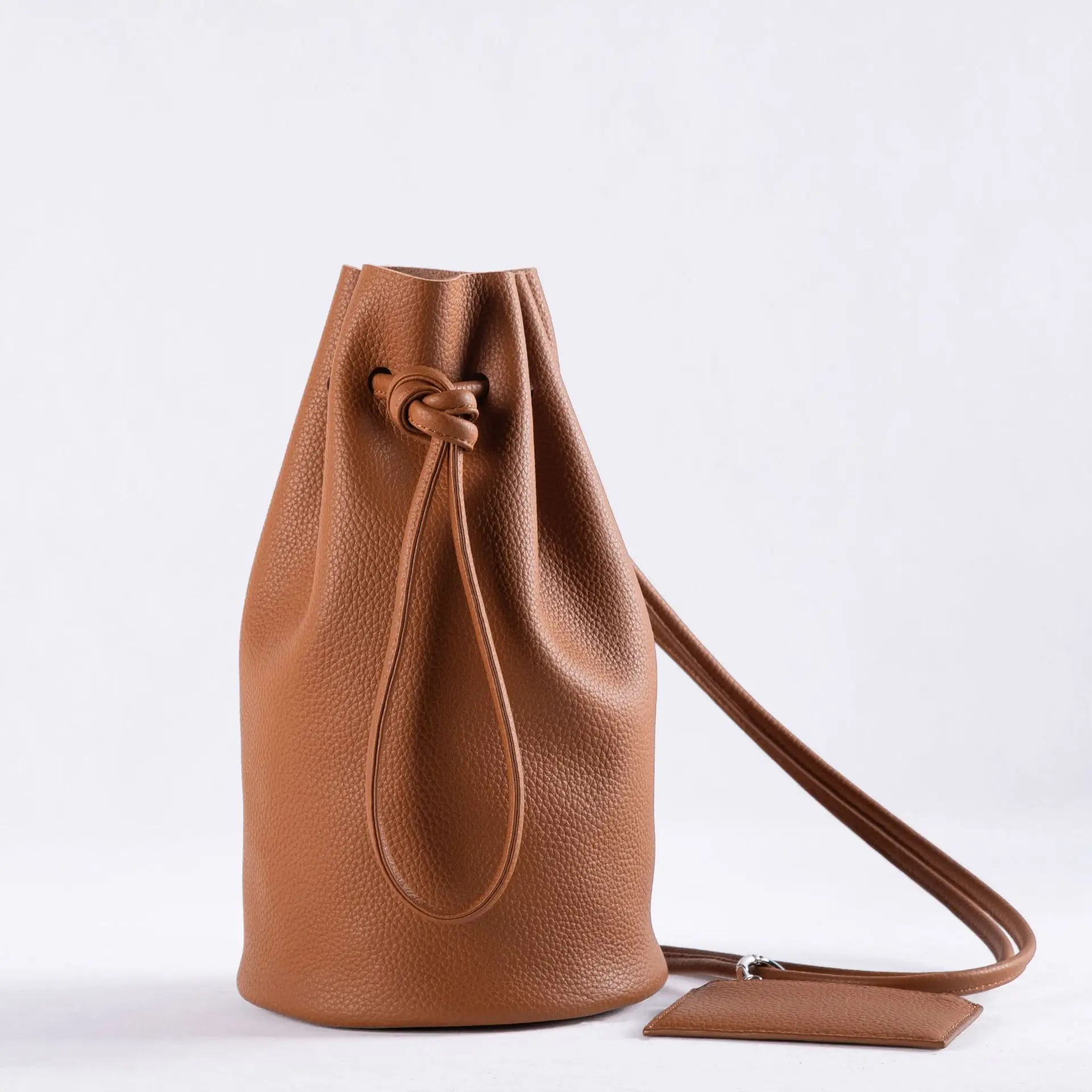 Boutique recommended new female bag head layer cowhide messenger bag simple ins drawstring one-shoulder bucket bag