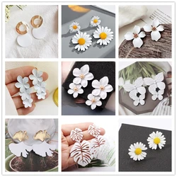 Pure White Color Daisy Butterfly Flower Dangle Earrings for Women New Summer Korean Orecchino Creative Romantic Wedding Jewelry