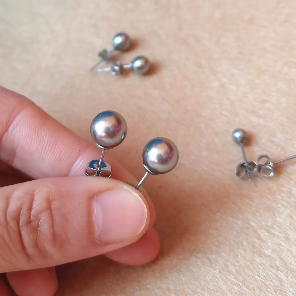 316L Stainless Steel With Senior Grey Nature Shell Pearls Stud Earrings  No Fade Allergy Free