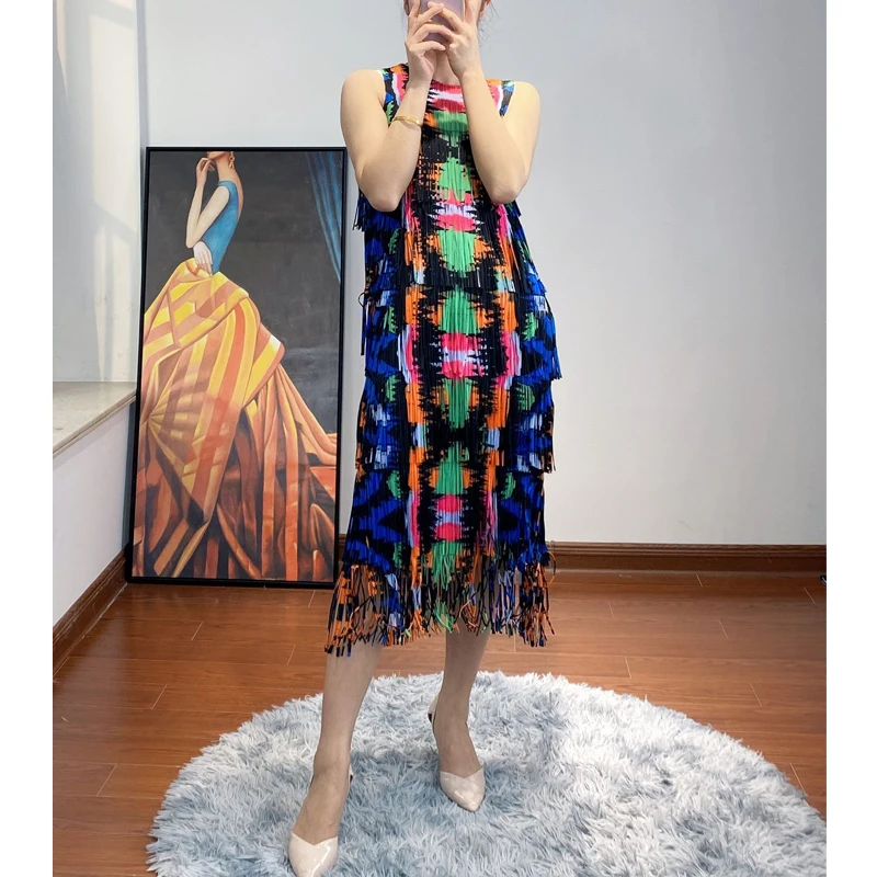 

2021 summer new sleeveless tassel dress Miyak fold Women's Fashionable plus size slimming mid-length dress High flexibility