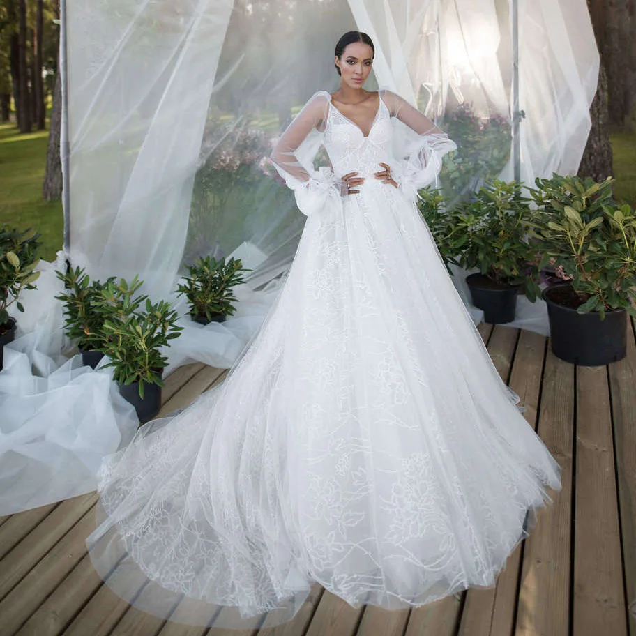 Thinyfull 새로운 도착 라인 레이스 웨딩 드레스 V 목 긴 푹신한 슬리브 신부 드레스 Tulle Lace appiques Bridal Gown