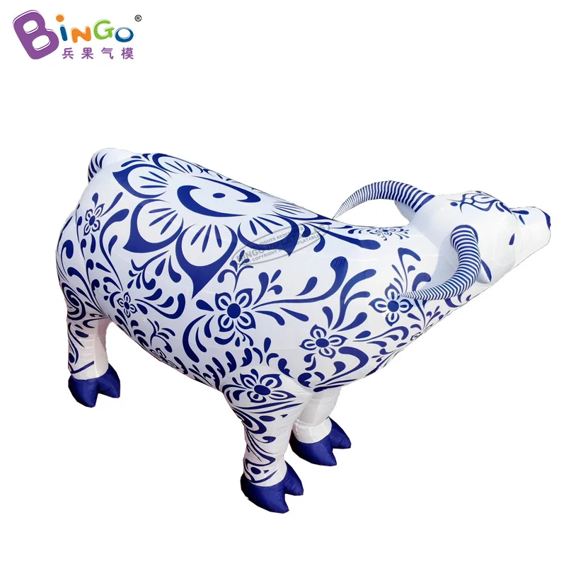 

Exquisite 7.9x4.6x5.5 Meters Inflatable Blue And White Porcelain Cow For Exhibition - BG-C0467