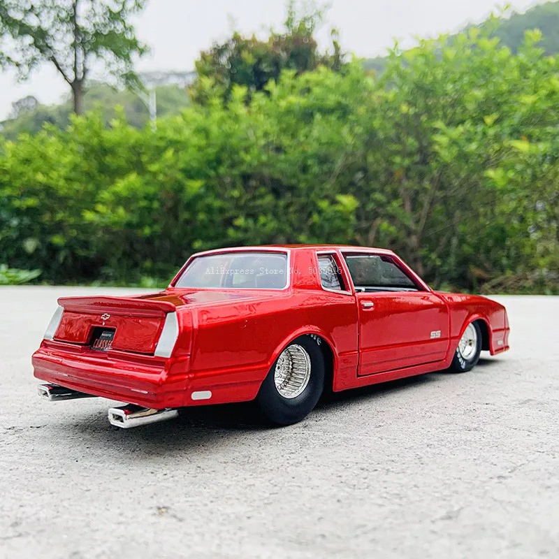 Maisto 1:24 1986 Chevrolet Monte Carlo SS simulation Die casting alloy car model crafts decoration collection toy tools gift