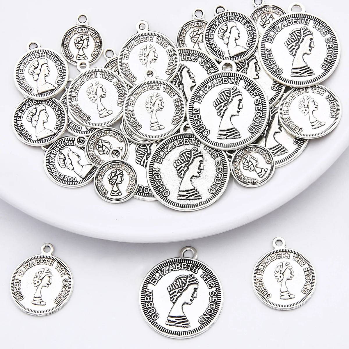 20pcs Head Coin Charms Round Queen Coin Pendants Alloy Commemorate Pendants For DIY Jewelry Accessories Making