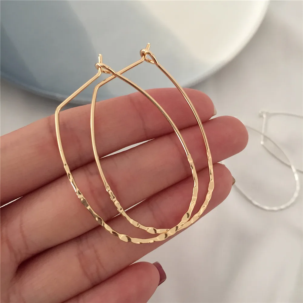 New Design Vintage Women Simple Hoop Earrings Gold and Silver Color Hammered Hoop Earrings for Women Wedding Accessories