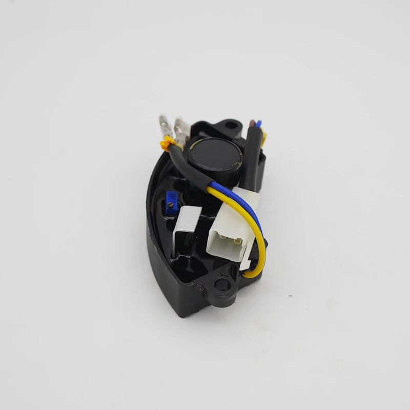 2KW 2.5KW 2.8KW 3KW อัตโนมัติแรงดันไฟฟ้า Regulator สำหรับ HONDA GX160 GX200 2200 2600 220UF 250V เฟสเดียว AVR เครื่องกำเนิดไฟฟ้า