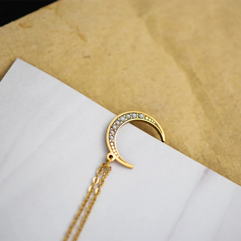 Wild&Free New Simple Crescent Moon Necklace Plain Half Moon Crystal Pendant Necklaces for Women Stainless Steel Fashion Jewelry