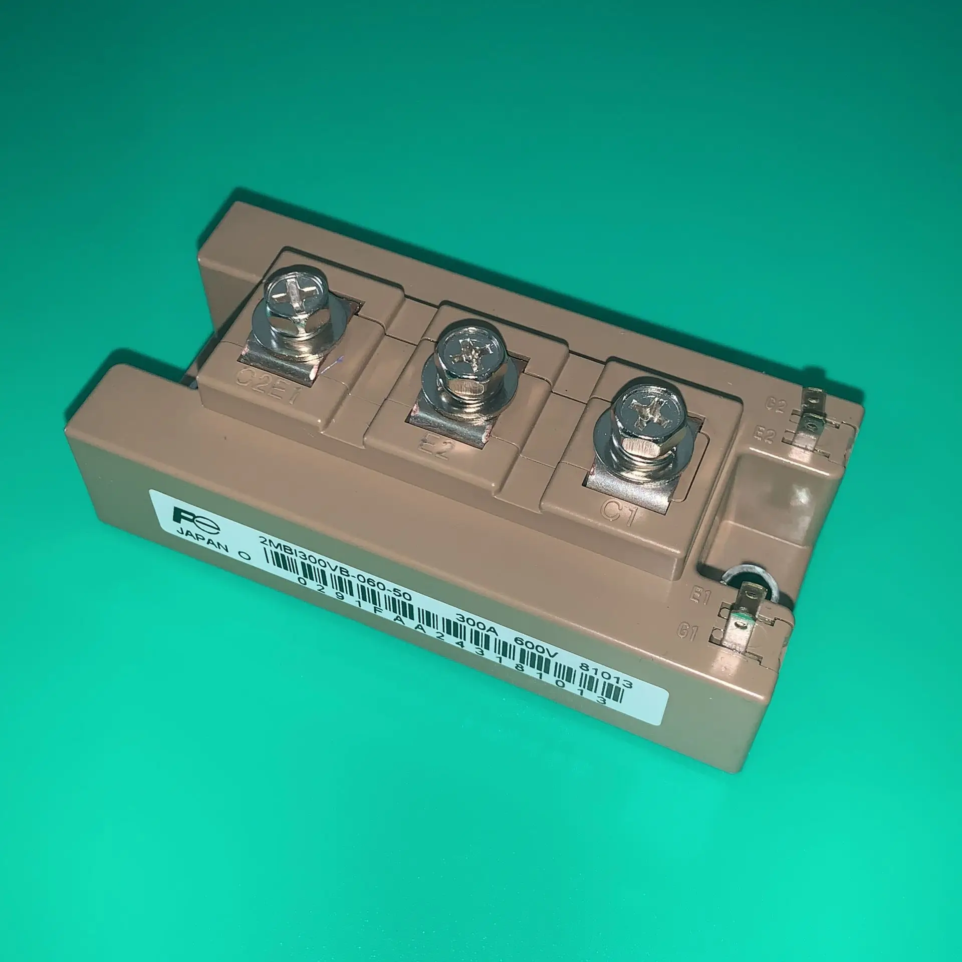 

2MBI300VB-060-50 MODULE IGBT 300A 600V 2MBI300 VB-060-50 2MBI300VB06050 2MBI 300VB-060-50 2MB1300VB-060-50 2MBI300VB060-50