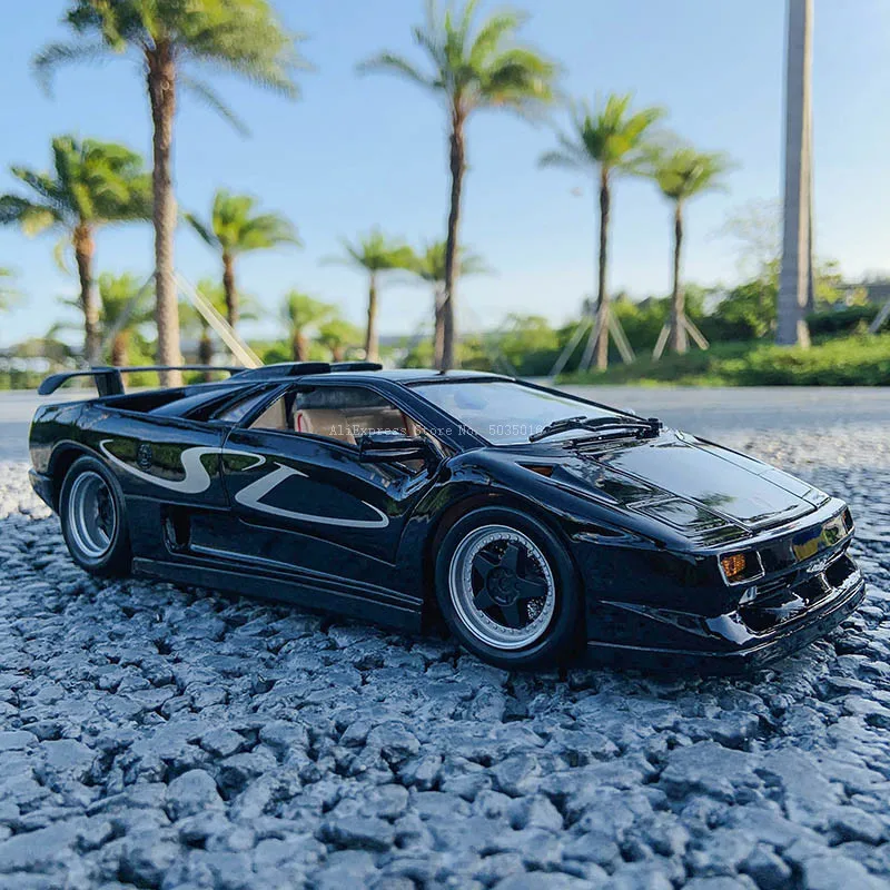 Спортивный автомобиль Maisto 1:18 Lamborghini Diablo SV, Ретро модель автомобиля из сплава, классическая модель автомобиля, коллекция украшений,