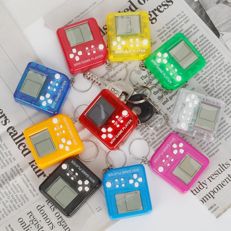 Pocket Mini Classicgame Machine Children\'s Handheld Retro Nostalgic Game Console with Keychain Hamster Video Game 26 Games Gift