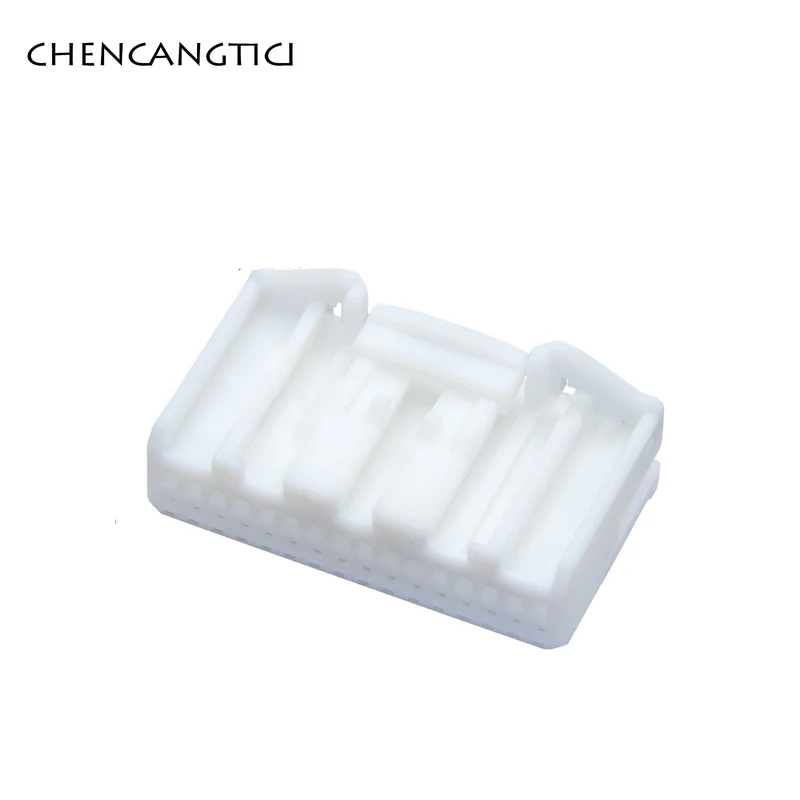 1 Set 32 Pin 0.7MM Automotive Navigation Central Control Instrument Electrical Wire Connector Plug Auto Car Socket 1318747-1