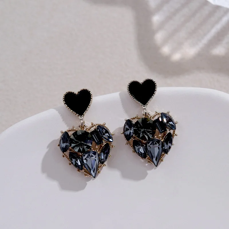 New Temperament Crystal Black Color Stud Earring For Women Heart Bow Square Earrings Girl Party Wedding Engagement Jewelry Gifts