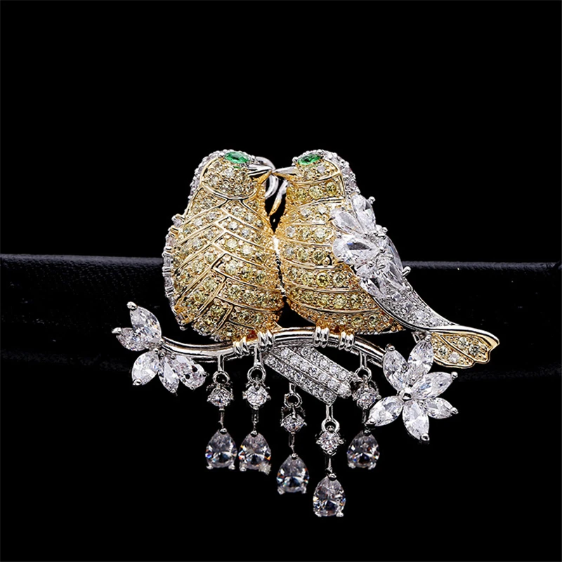 2021 New Pink Zircon Fashion Lovely Birds Brooches For Women Jewelry Gorgeous Crystal Costume Lapel Pins Animal Bird Brooch Pin