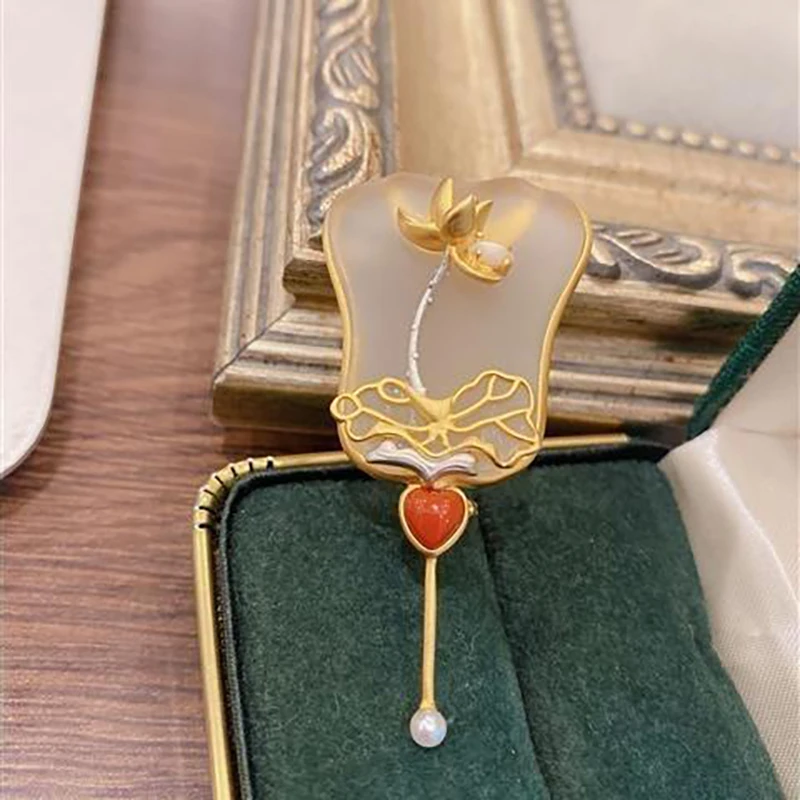 Original new Chinese style gilt design white crystal frosted jade plantain fan brooch brooch retro ladies jewelry