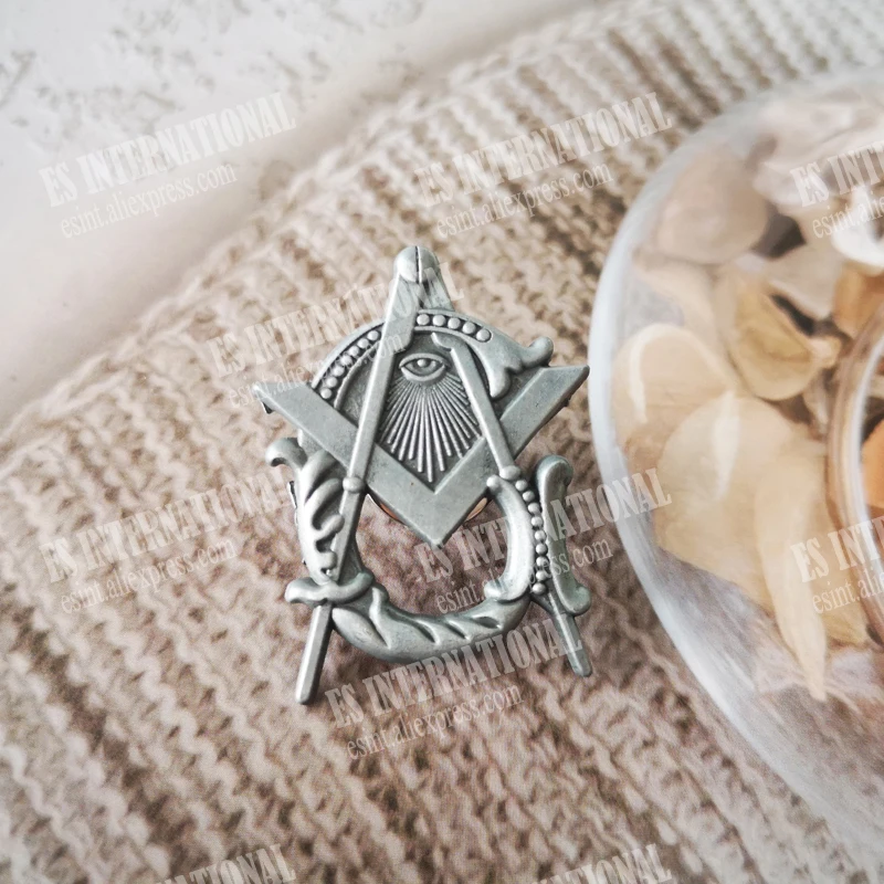 Masonic Lapel Pins Freemasonry Badge Mason Freemason Ancient silver color zinc alloy Antique plating BLM21 size 2.4*3.2cm