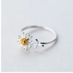 2021 New Spring White Enamel Daisy Flower Vintage Elegant Simple Opening Rings for Women Jewelry Party Gifts