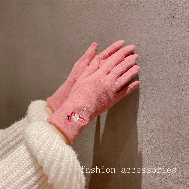 Donne inverno tenere al caldo Touch Screen fenicottero ricamo addensare più Cashmere guanti eleganti guidare ciclismo moda morbida carino