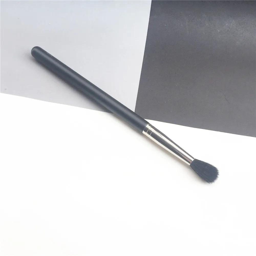 Tapered Blending Makeup Brush 224 - Soft Sheer Eye Shadow Nose Shading Contour Highlighting Cosmetics Brush Tools