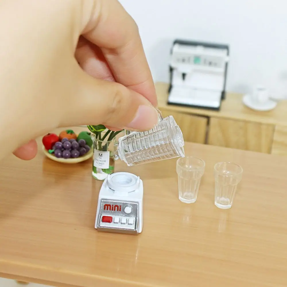 

1/12 Scale Dollhouse Miniature Juicer Pretend Food for Blyth Barbies Doll House Kitchen Toy Furniture Accessories