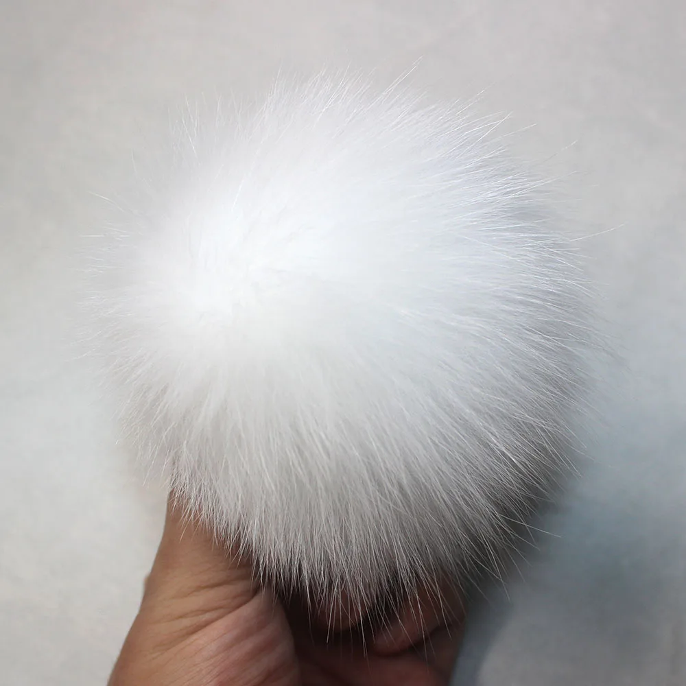 9Cm Round Fluffy Real Fox Raccoon Small Fur Pom Pompom For Keychains and Knitted Beanie Cap Hats Genuine Pompon Pom with Buttons