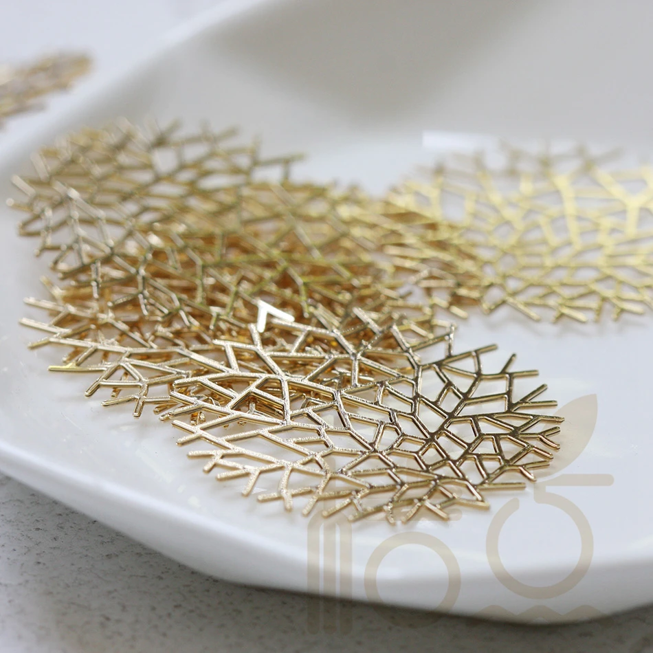DIY Supply-Solid Brass Finding Snow Flake - 30mm (4169C)